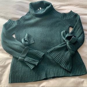 Unique Emerald JOA cold shoulder sweater
